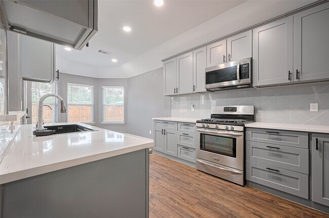 Building Photo - 3527 Bramble Fern Pl