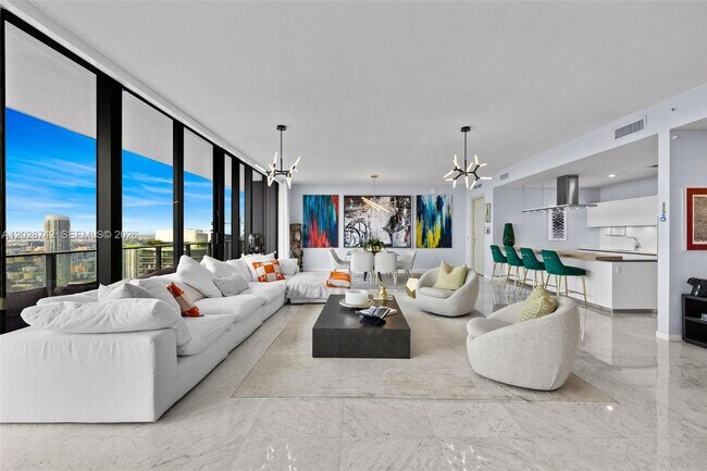 Building Photo - 1000 Brickell Plaza