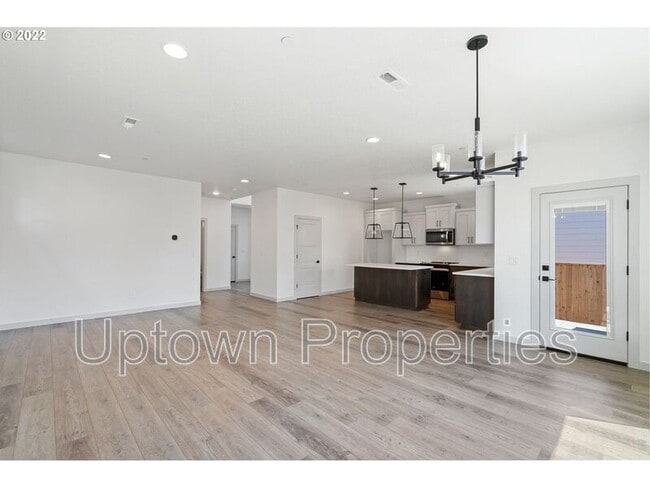 Building Photo - 2507 S Cache Cir