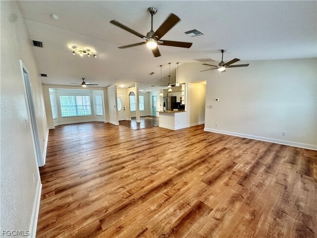 Building Photo - 6840 Cadet Ave