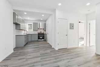 Building Photo - 97 Whittlesey Ave