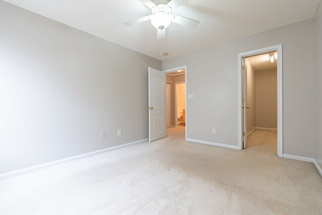Building Photo - 4022 Holston Ct