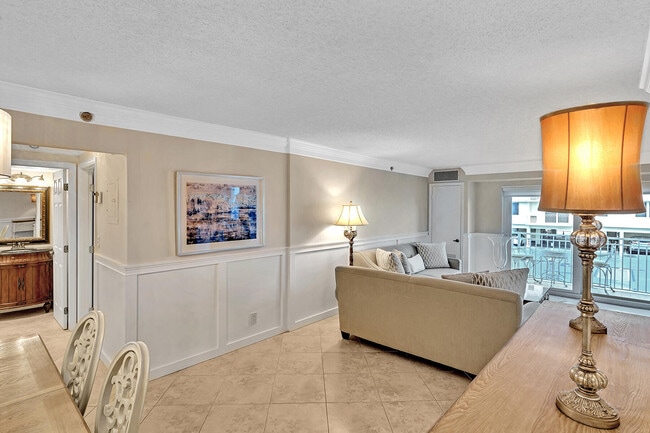 Building Photo - 3301 S Ocean Blvd