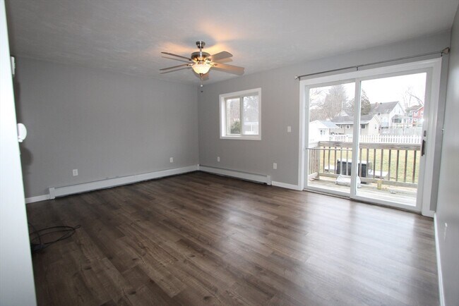 Building Photo - 6 Canal St