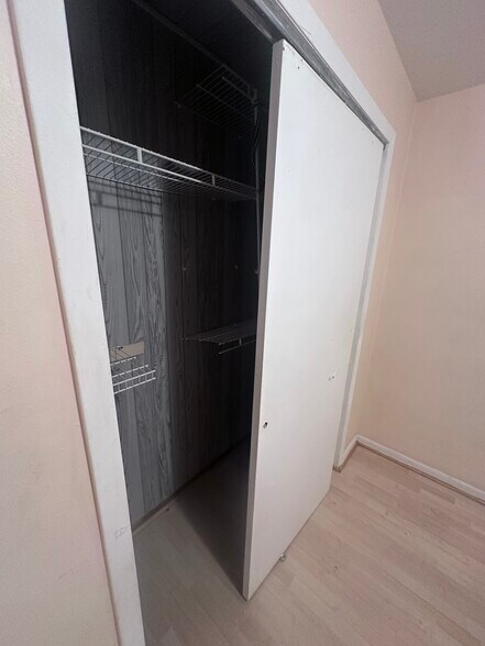 Building Photo - 95 E Clifton Ave