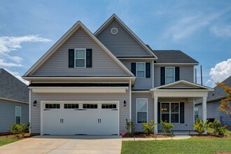 Building Photo - Luxurious 3 bedrooms 2.5 bath home in Northern Lights.