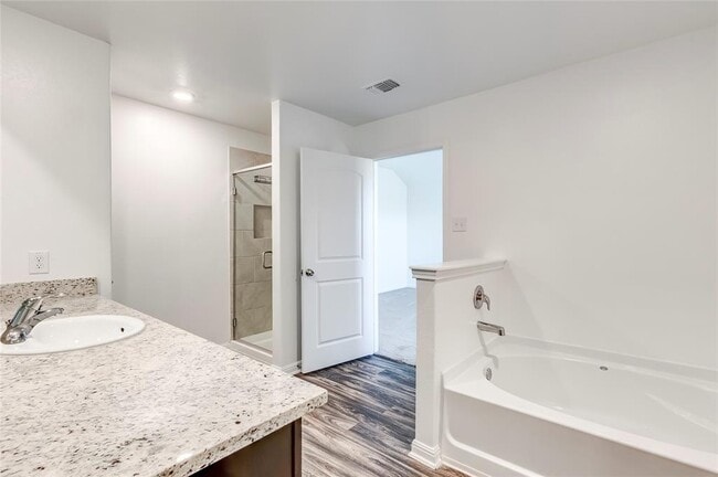 Building Photo - 109 Riverdale Dr