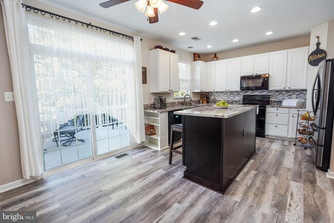 Building Photo - 15575 Catamaran Ct
