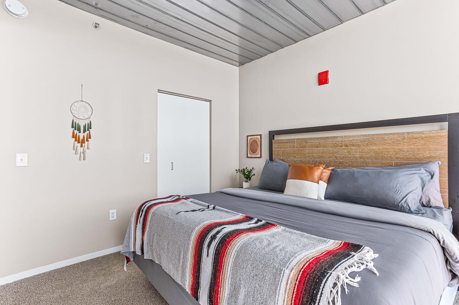 Building Photo - 201 S 1st St