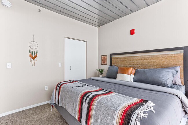 Building Photo - 201 S 1st St