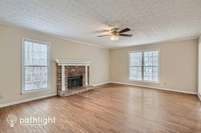 Building Photo - 3740 Glade Ave