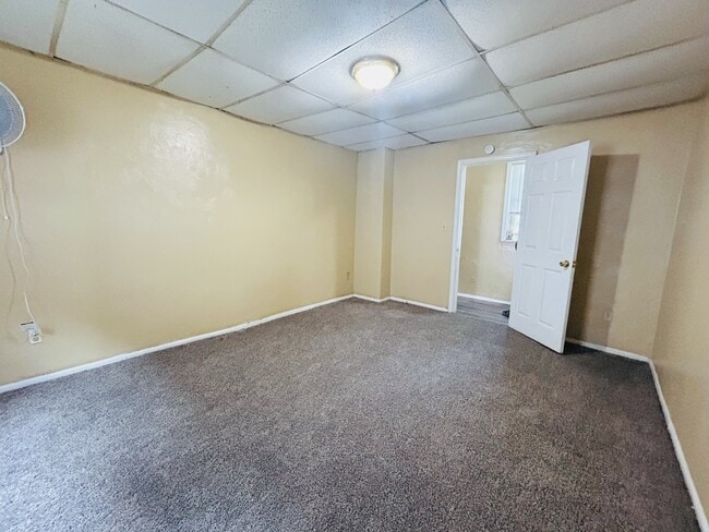 Building Photo - 242 W 28th St