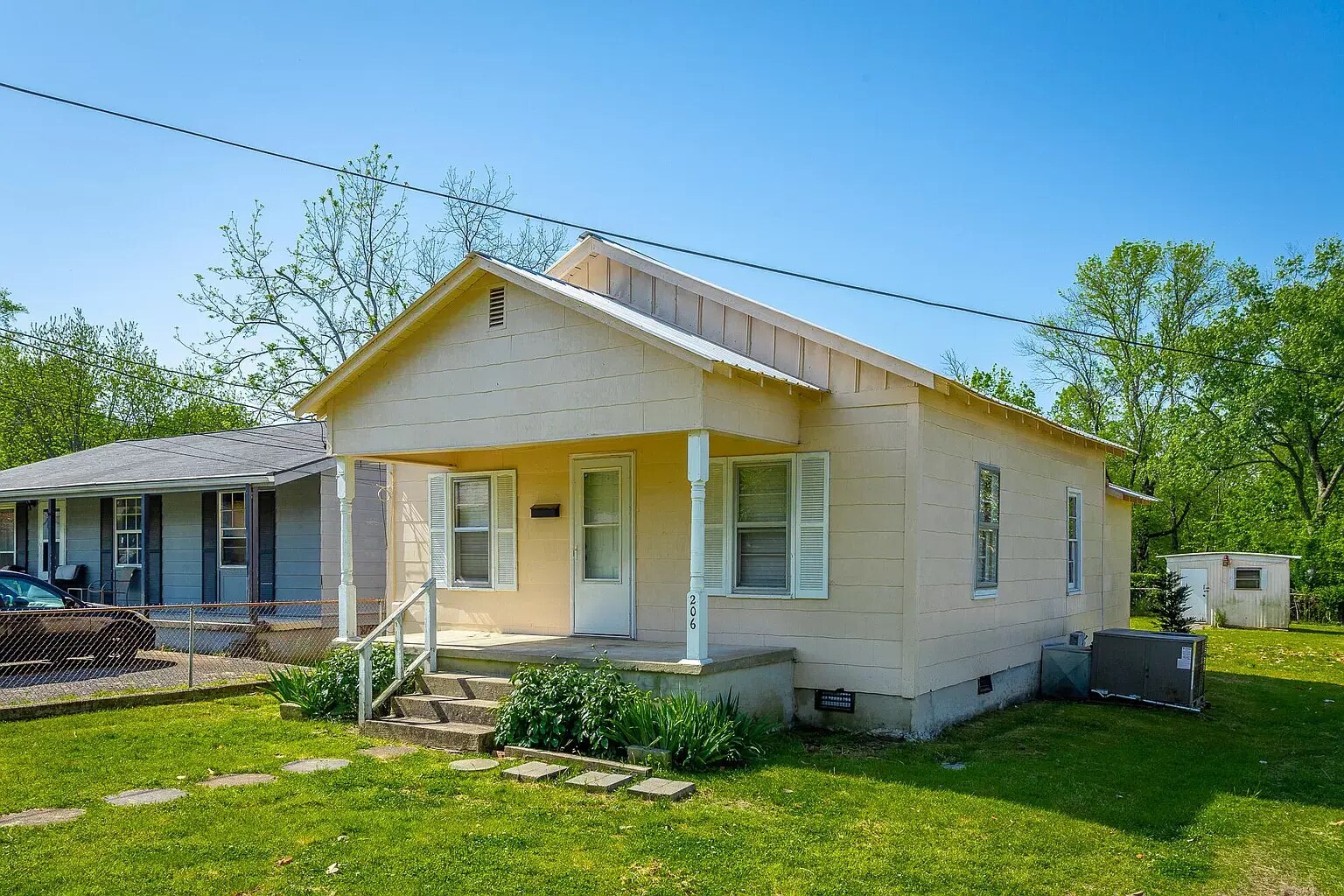 Building Photo - 206 Spruce St