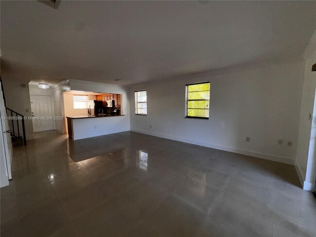 Building Photo - 8405 SW 137th Ave