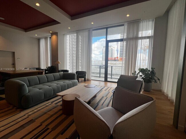 Building Photo - 11 NE 6th St