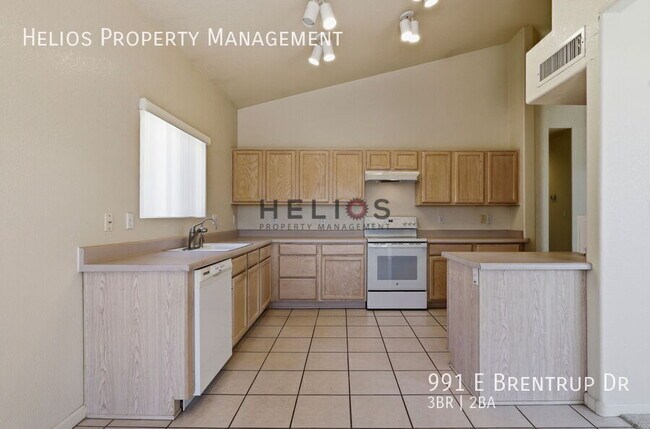Building Photo - 991 E Brentrup Dr