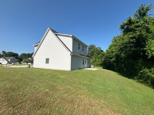 Building Photo - Perfect on Penster!