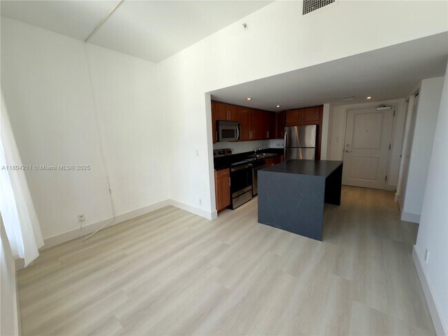 Primary Photo - 111 E Flagler St