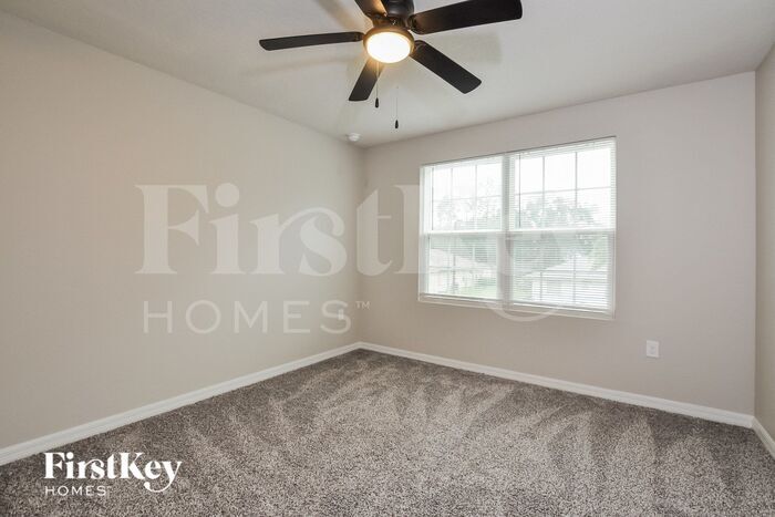 Building Photo - 111 Pine Cir Dr