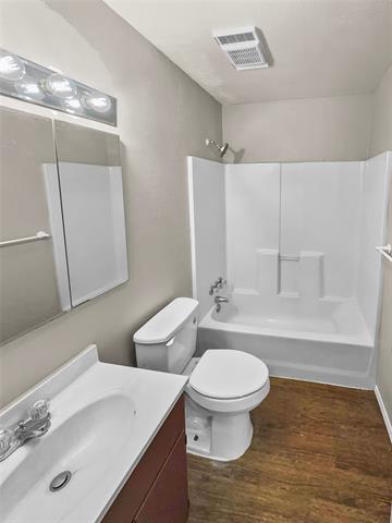 Building Photo - 4924 Penrose Ave