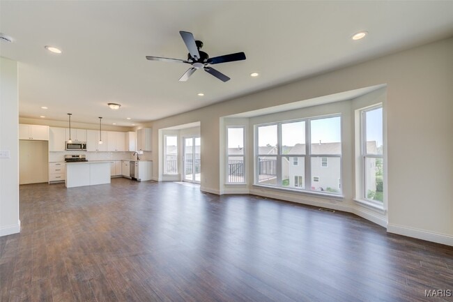 Building Photo - 2025 Maryland Oaks Cir