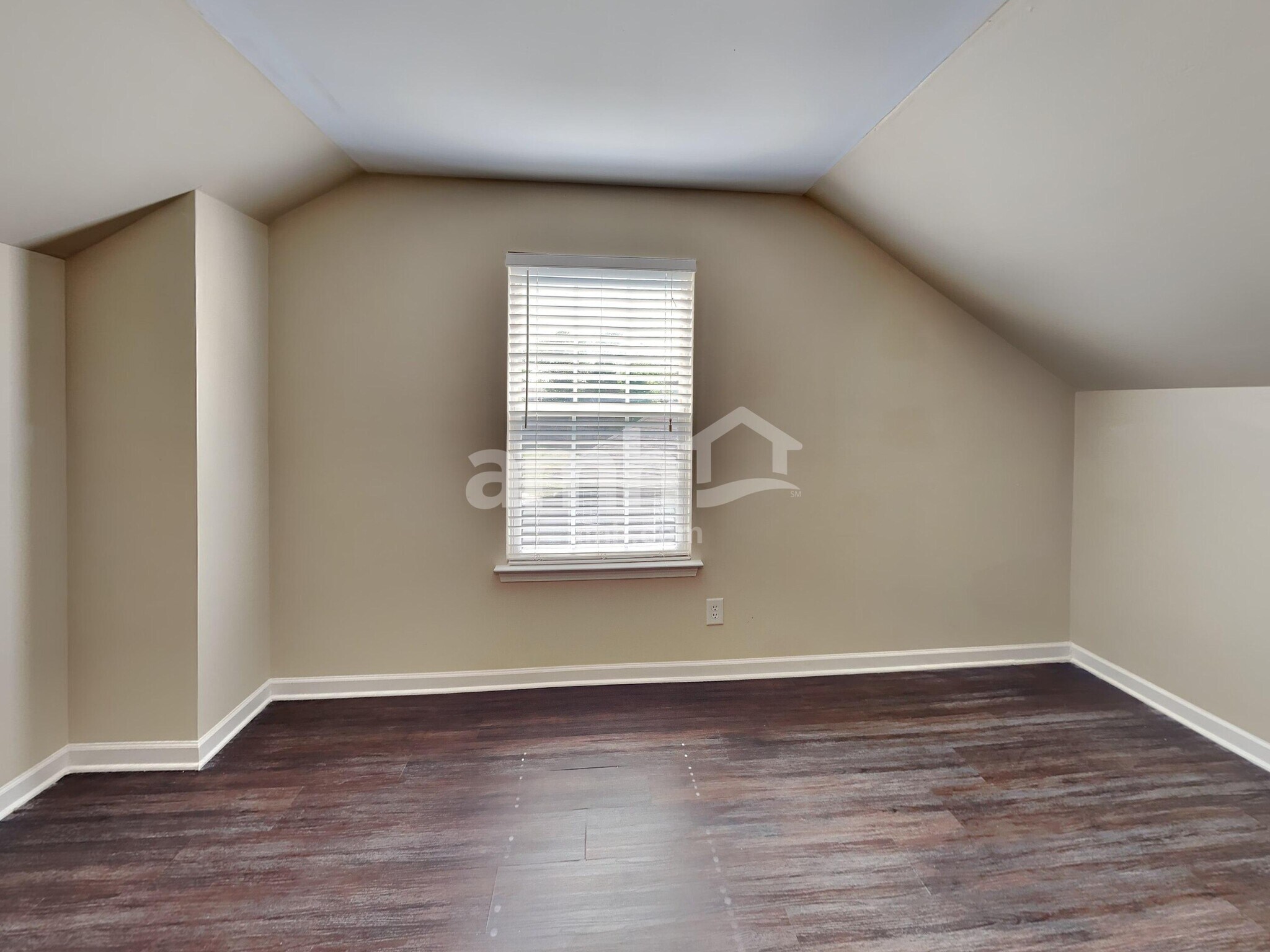 Building Photo - 1442 Saddle Brk