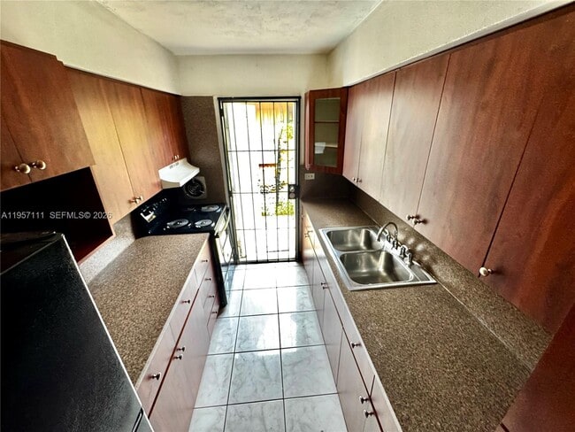 Building Photo - 1232 NE 136th Terrace