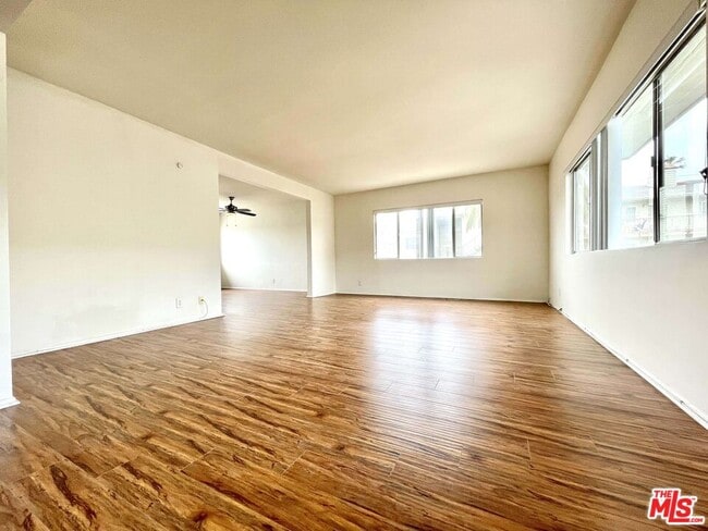 Building Photo - 127 Loma Vista St