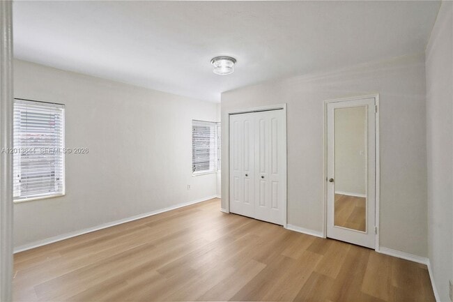 Building Photo - 2460 SW 24th St