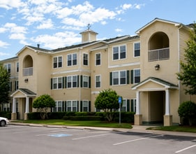 Building Photo - Equestrain Park 2 bedroom + 2 bathroom condo