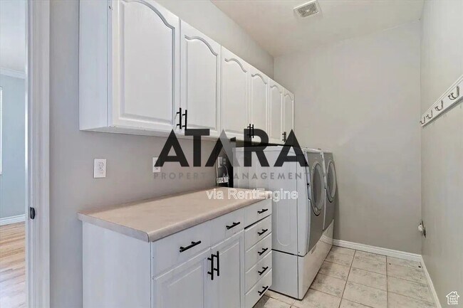 Building Photo - 154 W 1100 N