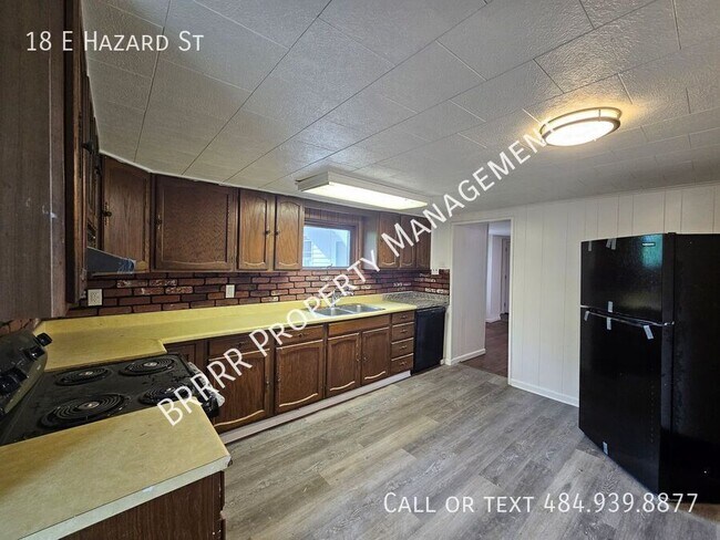 Building Photo - 18 E Hazard St