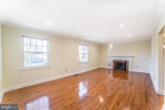 Building Photo - 3337 Contessa Ct