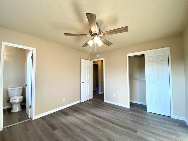 Building Photo - $1,895 Peach & Mckinley, 3 Bedroom - E. Ho...