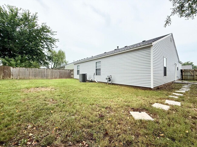 Building Photo - ***3102 NE 12th Street***