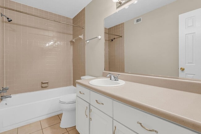 Building Photo - 1850 Montclair Dr