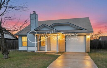 Building Photo - AVAILABLE NOW! 1/2 OFF 1st Month's RENT IF YOU MOVE IN DURING DECEMBER!!!