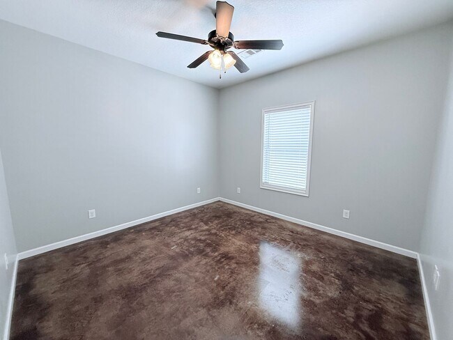 Building Photo - 101 Private Rd 4017