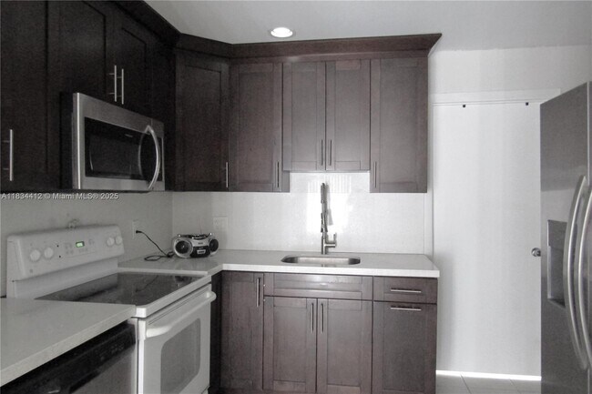 Building Photo - 17510 SW 108th Ave