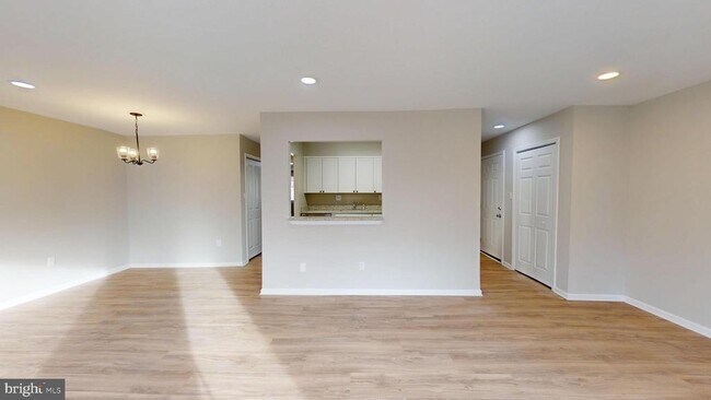 Building Photo - 564 Wilson Bridge Dr