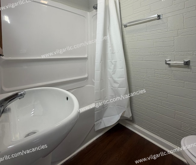 Building Photo - 2-Bedroom • 1-Bathroom Home