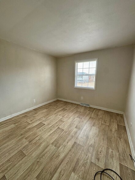 Building Photo - 671 W 64th St