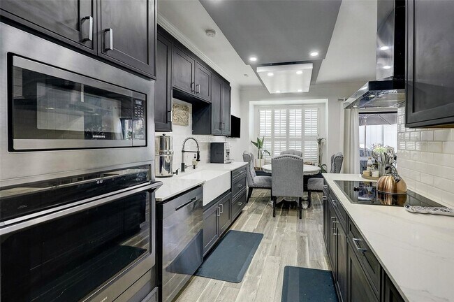 Building Photo - 9619 Doliver Dr