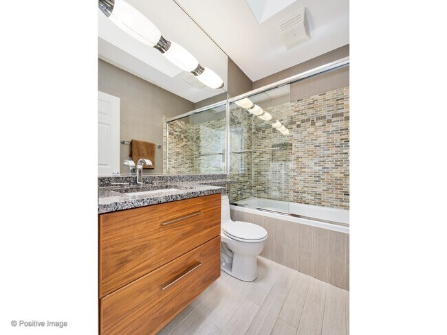 Building Photo - Rarely available single family home for rent in the Southport Corridor!