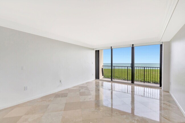 Building Photo - 400 S Beach Rd