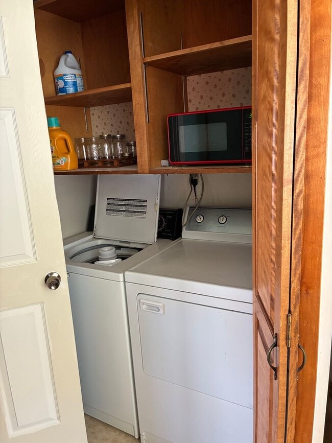 Building Photo - Furnished Two Bedroom