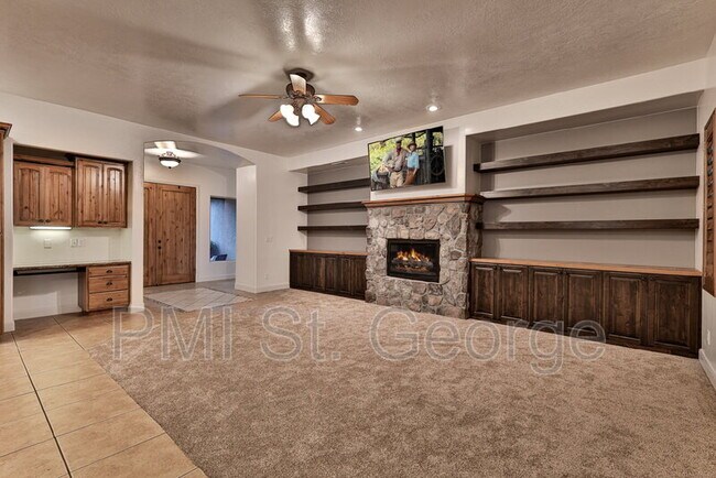 Building Photo - 2478 E Springs Dr