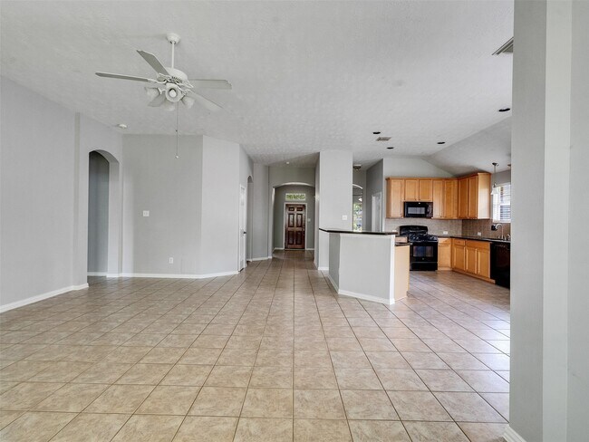 Building Photo - 18011 Outback Lakes Tr