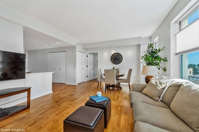 Building Photo - 77 S Evergreen Ave