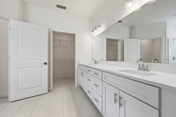 Building Photo - 6726 SW 10th Ln